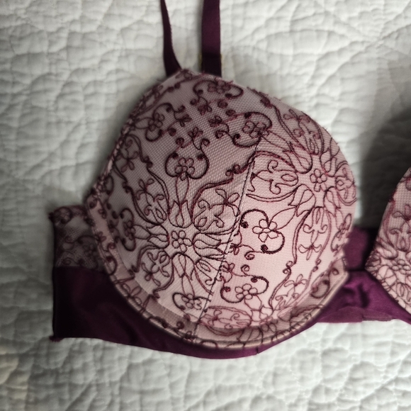 Victoria's Secret Very Sexy Push-up Bra - Burgundy Maroon 32B - Picture 4 of 14